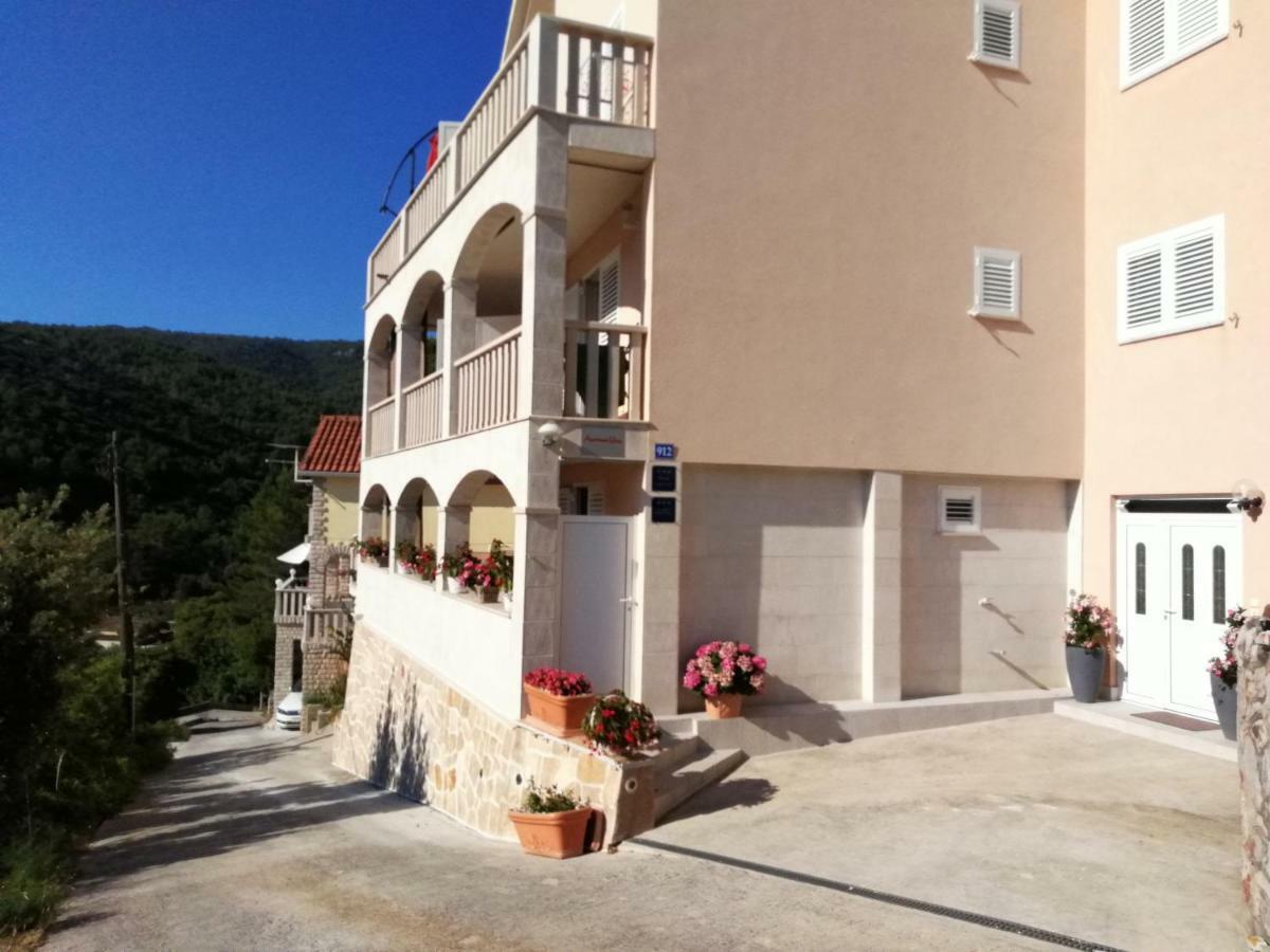 Appartementhaus Elena Jelsa  Exteriér fotografie